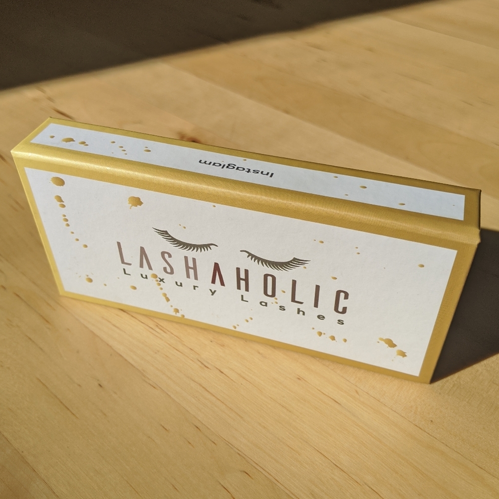 NIB Lashaholic lashes